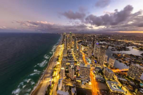 Surfers Beachside Luxury - Stunning Panoramic View